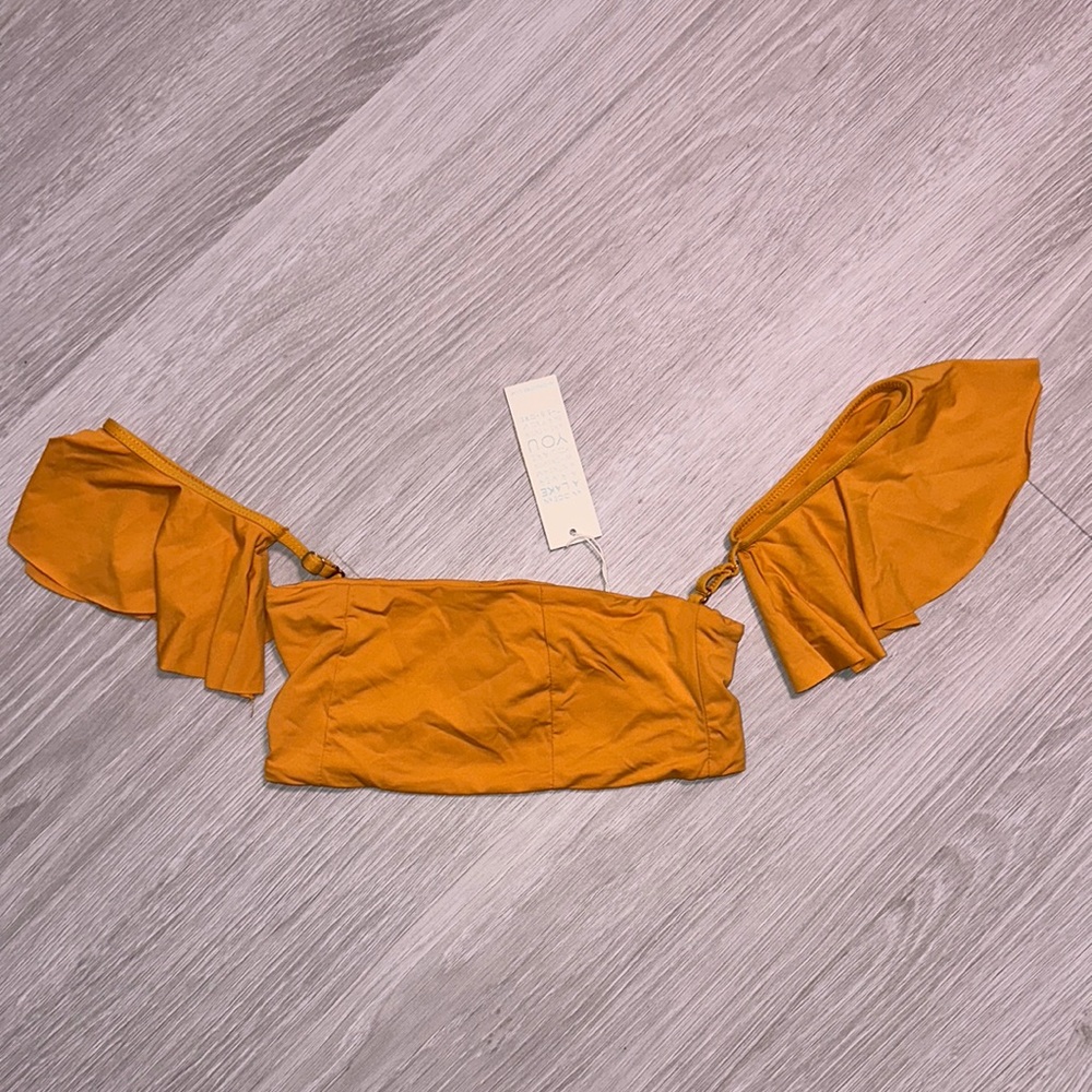 NWT Shore swimsuit top